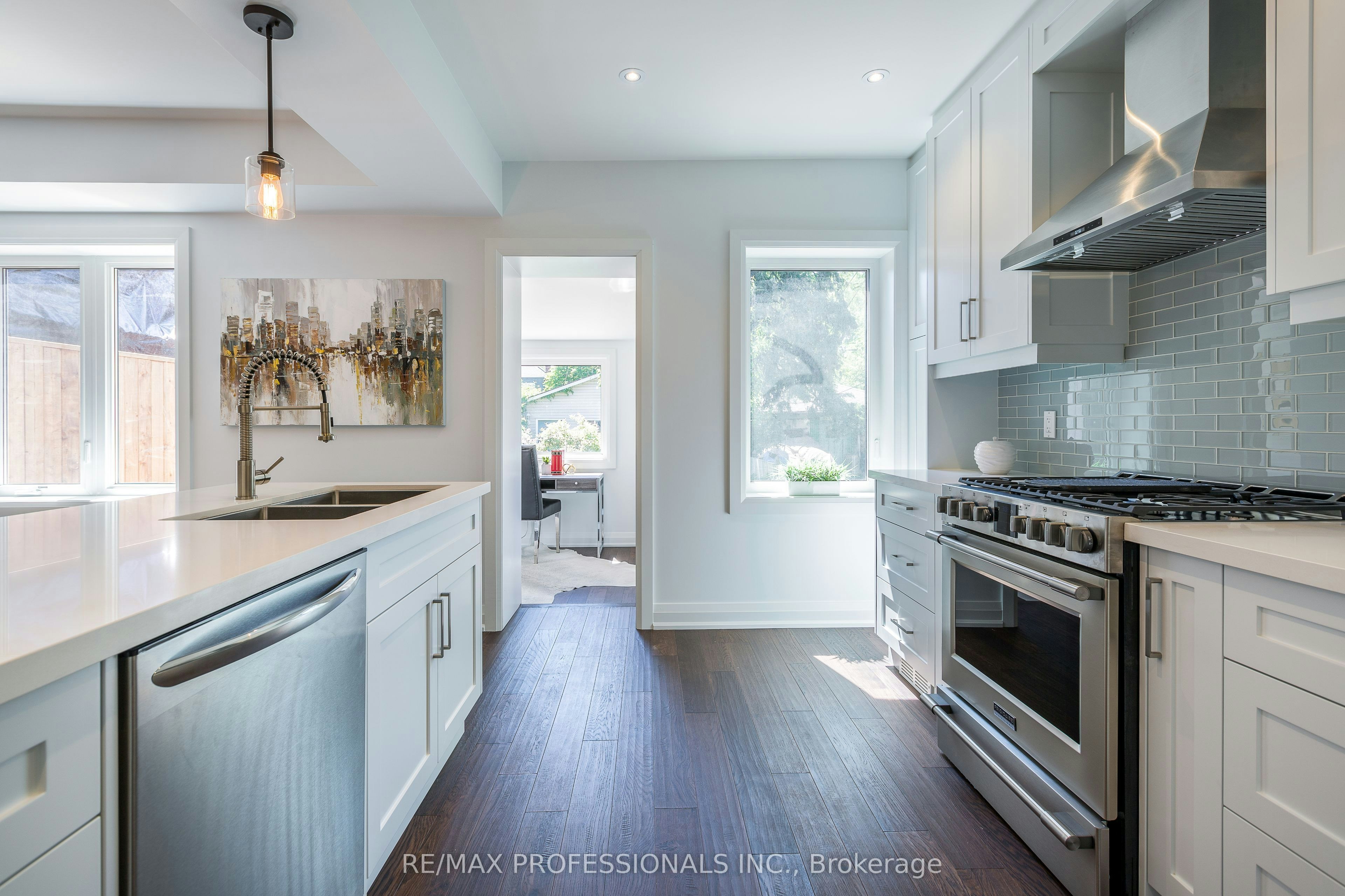 546 Beresford Avenue, Toronto, ON, M6S 3C3 - 8