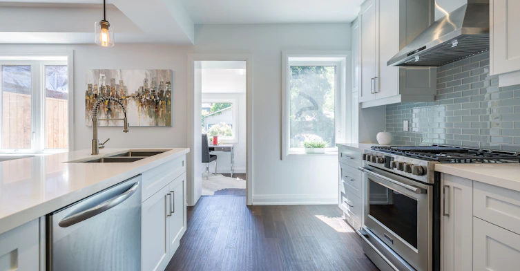 546 Beresford Avenue, Toronto, ON, M6S 3C3 - 8
