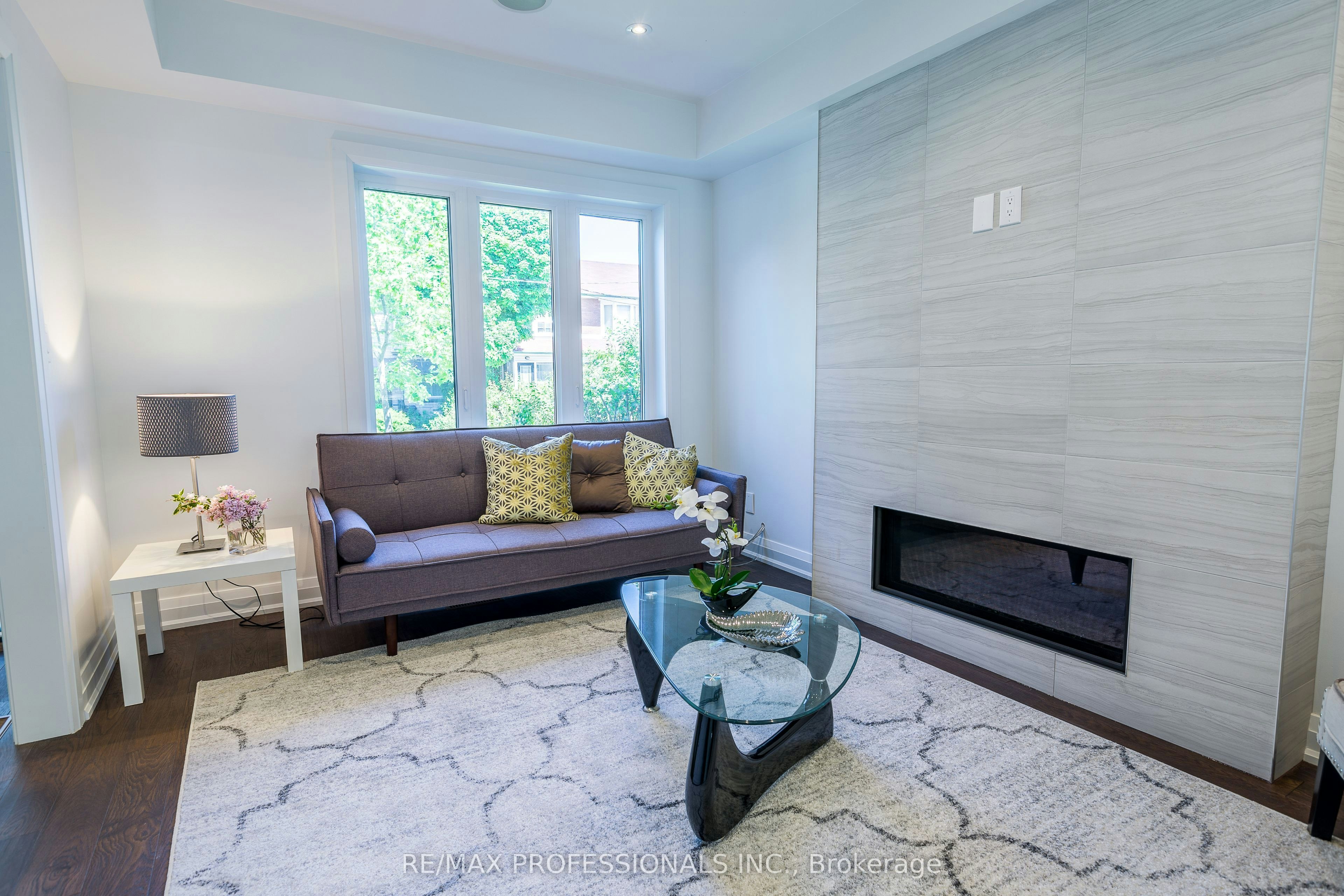 546 Beresford Avenue, Toronto, ON, M6S 3C3 - 4