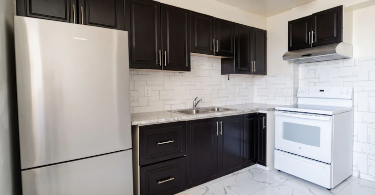 1008-340 Dixon Road, Toronto, ON, M9R 1T1 - 4