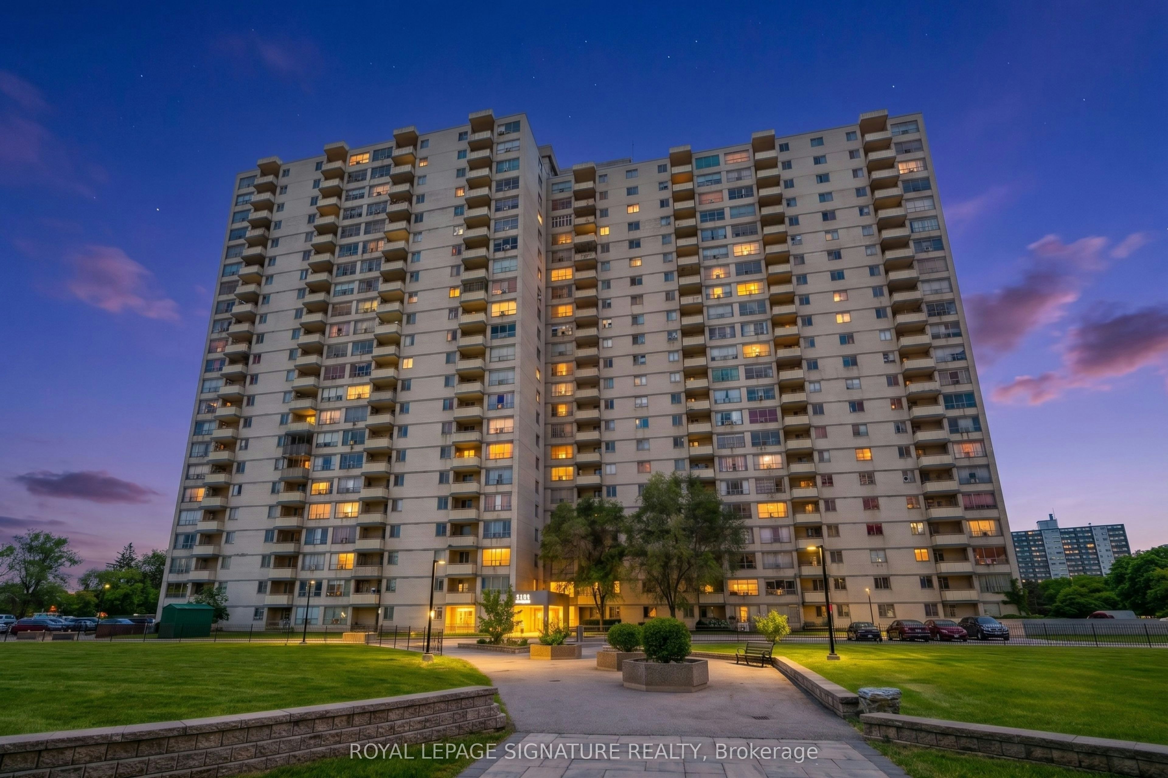 1008-340 Dixon Road, Toronto, ON, M9R 1T1