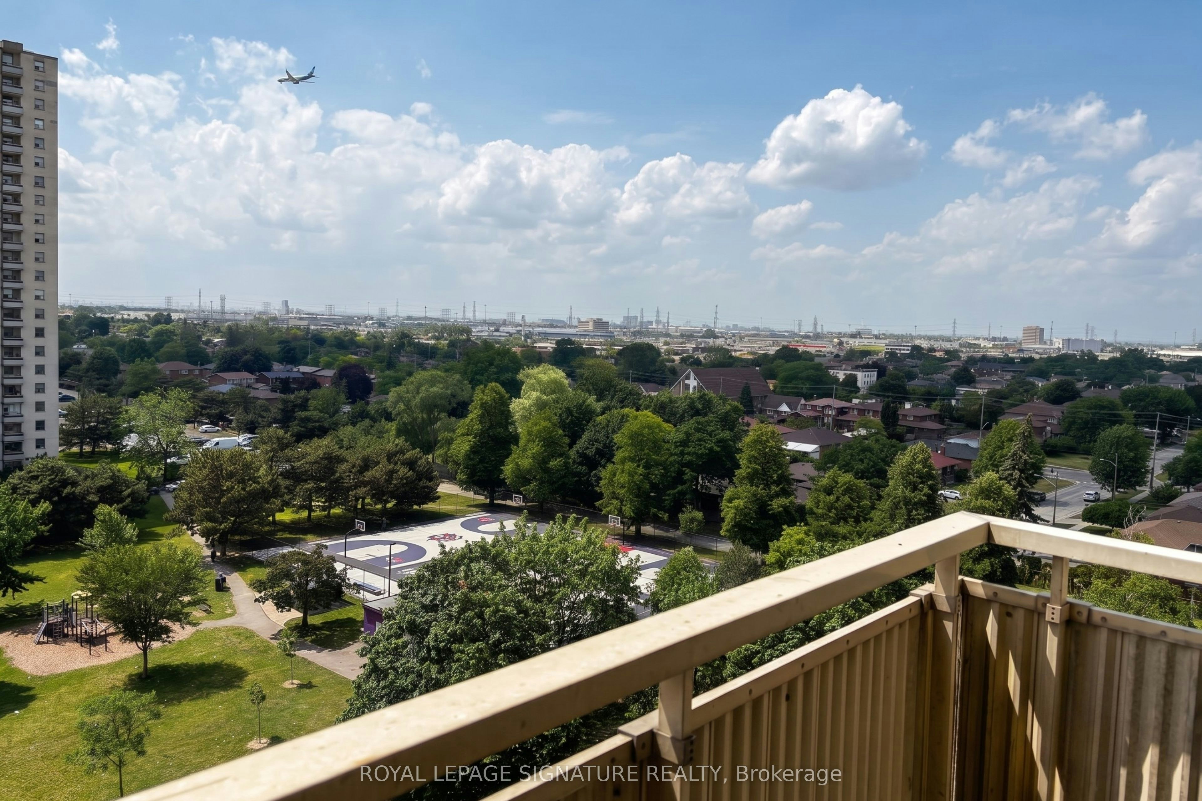 1008-340 Dixon Road, Toronto, ON, M9R 1T1 - 9