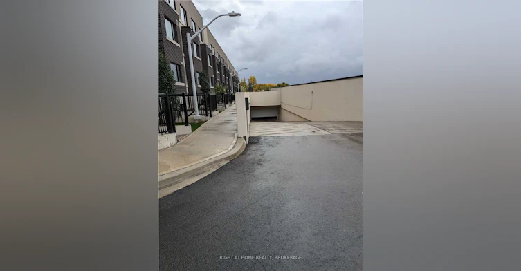 319-1139 Cooke Boulevard, Burlington, ON, L7T 0C3 - 12