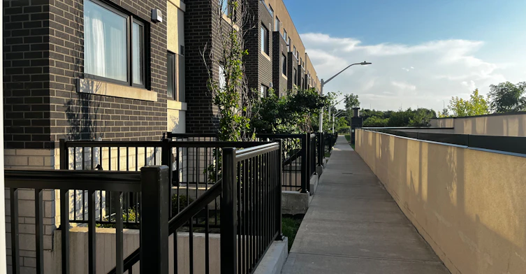 319-1139 Cooke Boulevard, Burlington, ON, L7T 0C3 - 2