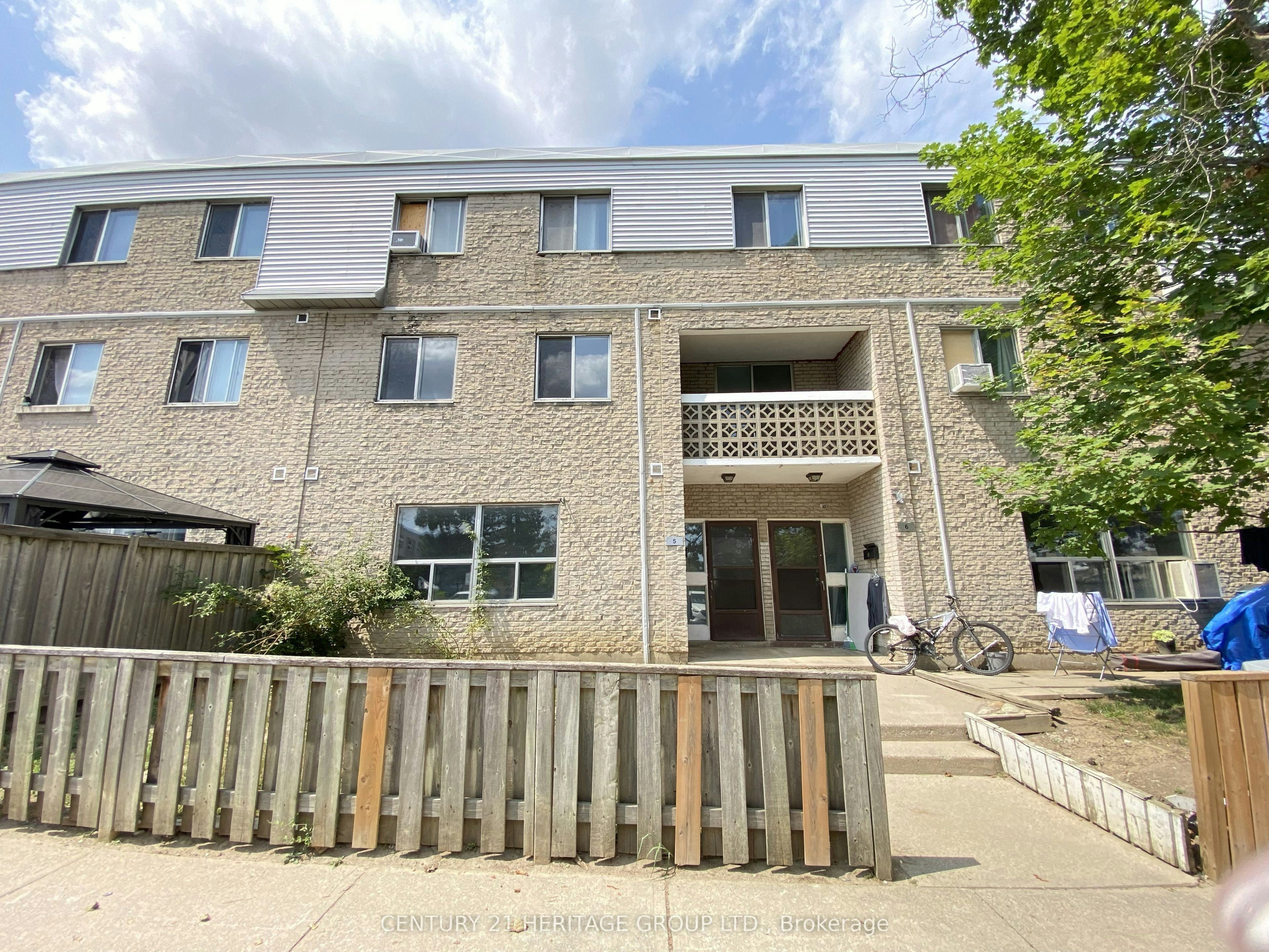 5-7555 Goreway Drive, Mississauga, ON, L4T 3M9