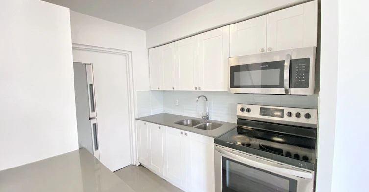 5-7555 Goreway Drive, Mississauga, ON, L4T 3M9 - 4