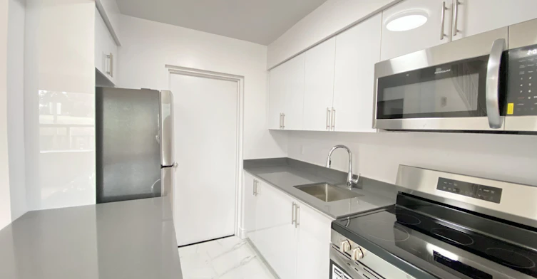 153-7555 Goreway Drive, Mississauga, ON, L4T 3M9 - 5