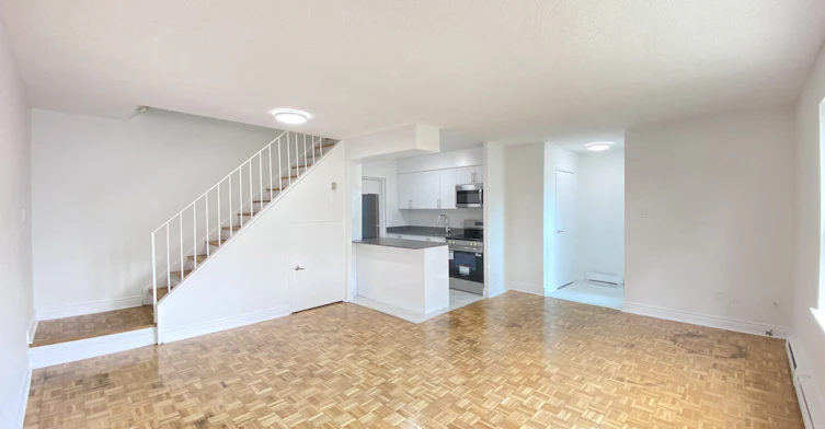 153-7555 Goreway Drive, Mississauga, ON, L4T 3M9 - 4