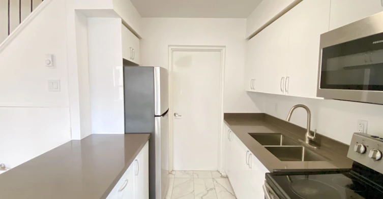 155-7555 Goreway Drive, Mississauga, ON, L4T 3M9 - 4