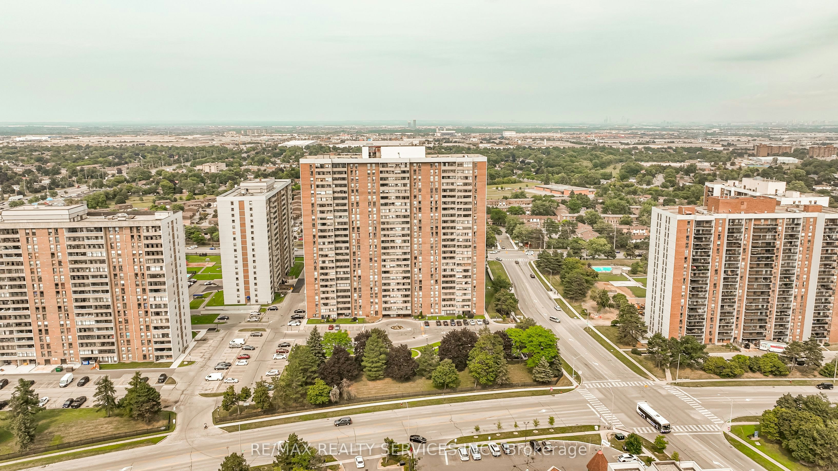 2102-18 Knightsbridge Road, Brampton, ON, L6T 3X5