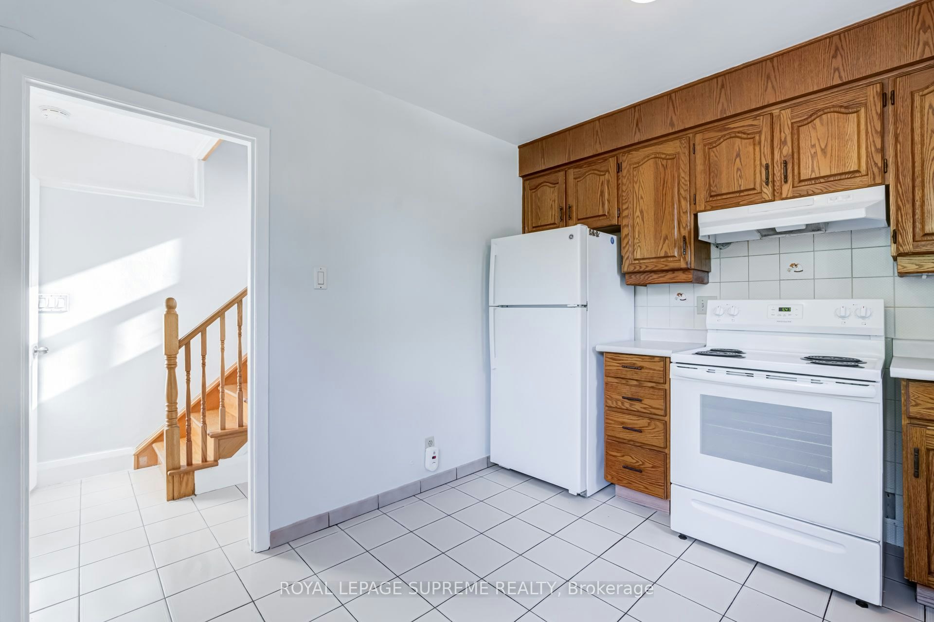 2-143 Connolly Street, Toronto, ON, M6N 1E8 - 8