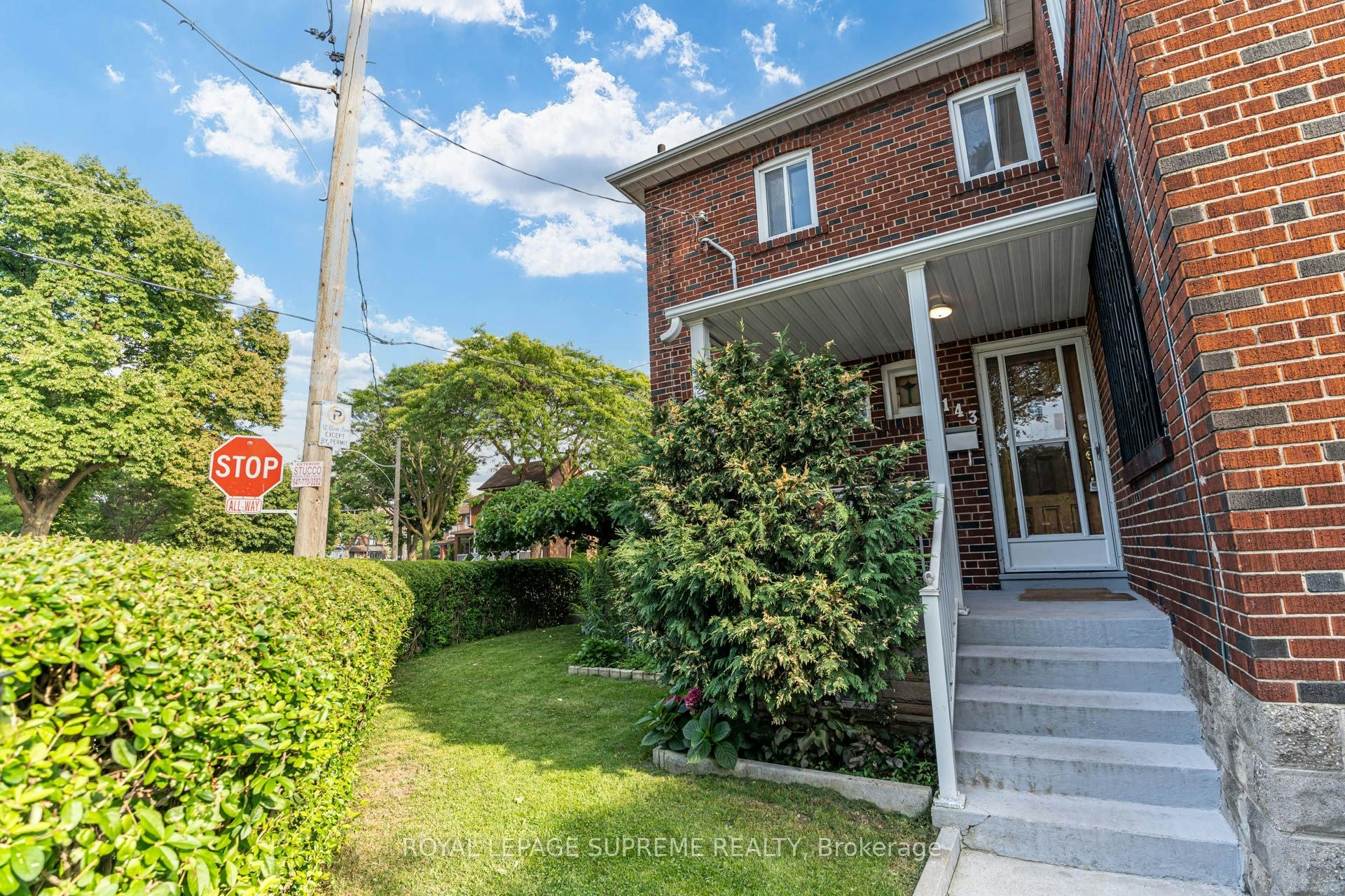 2-143 Connolly Street, Toronto, ON, M6N 1E8