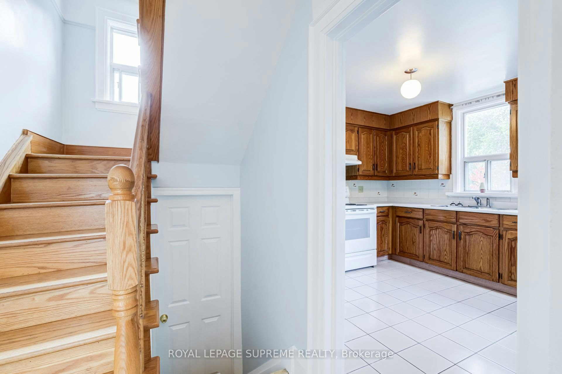 2-143 Connolly Street, Toronto, ON, M6N 1E8 - 4