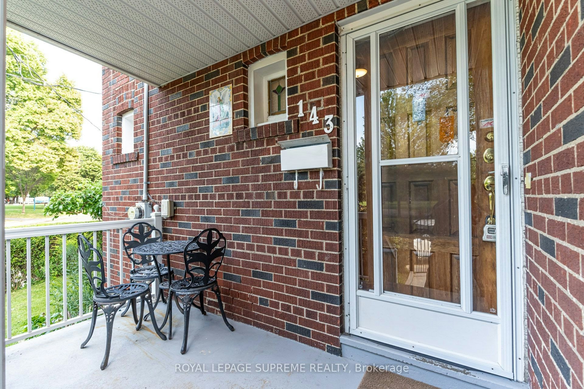 2-143 Connolly Street, Toronto, ON, M6N 1E8 - 2
