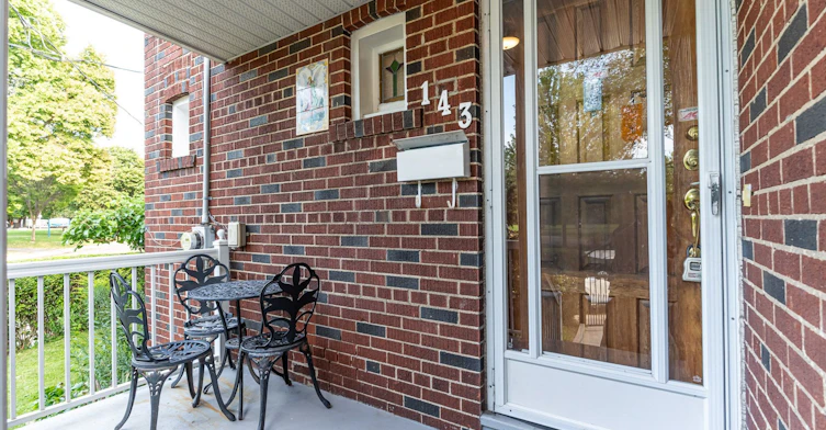 2-143 Connolly Street, Toronto, ON, M6N 1E8 - 2