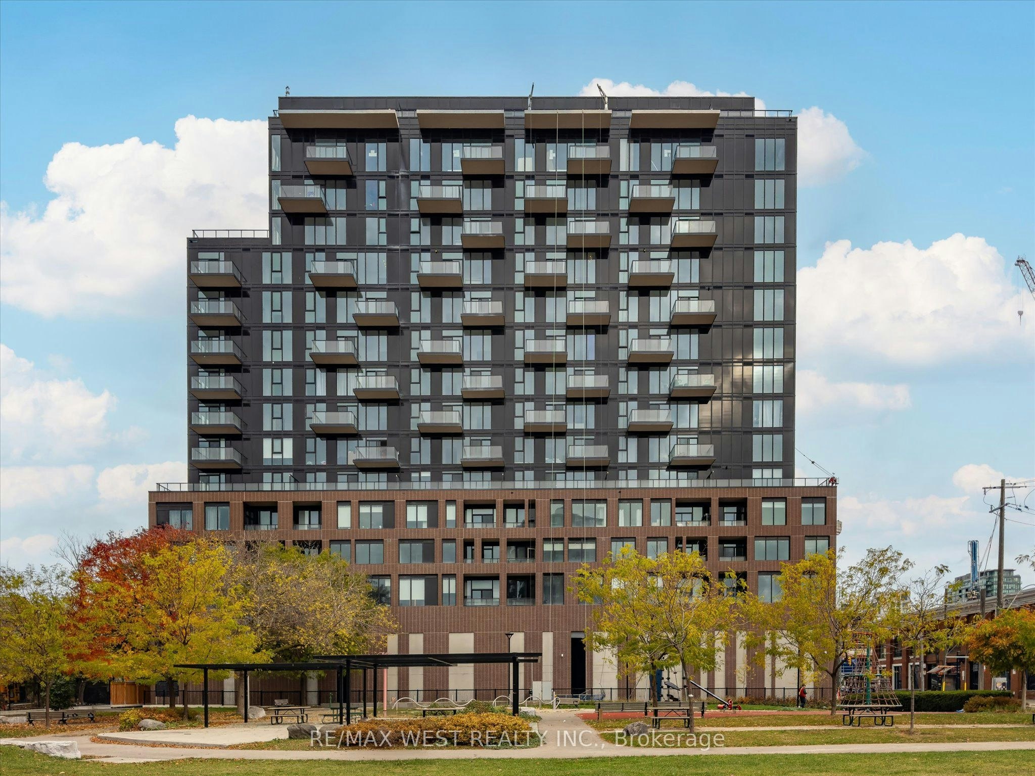 819-270 Dufferin Street, Toronto, ON, M6K 0H8