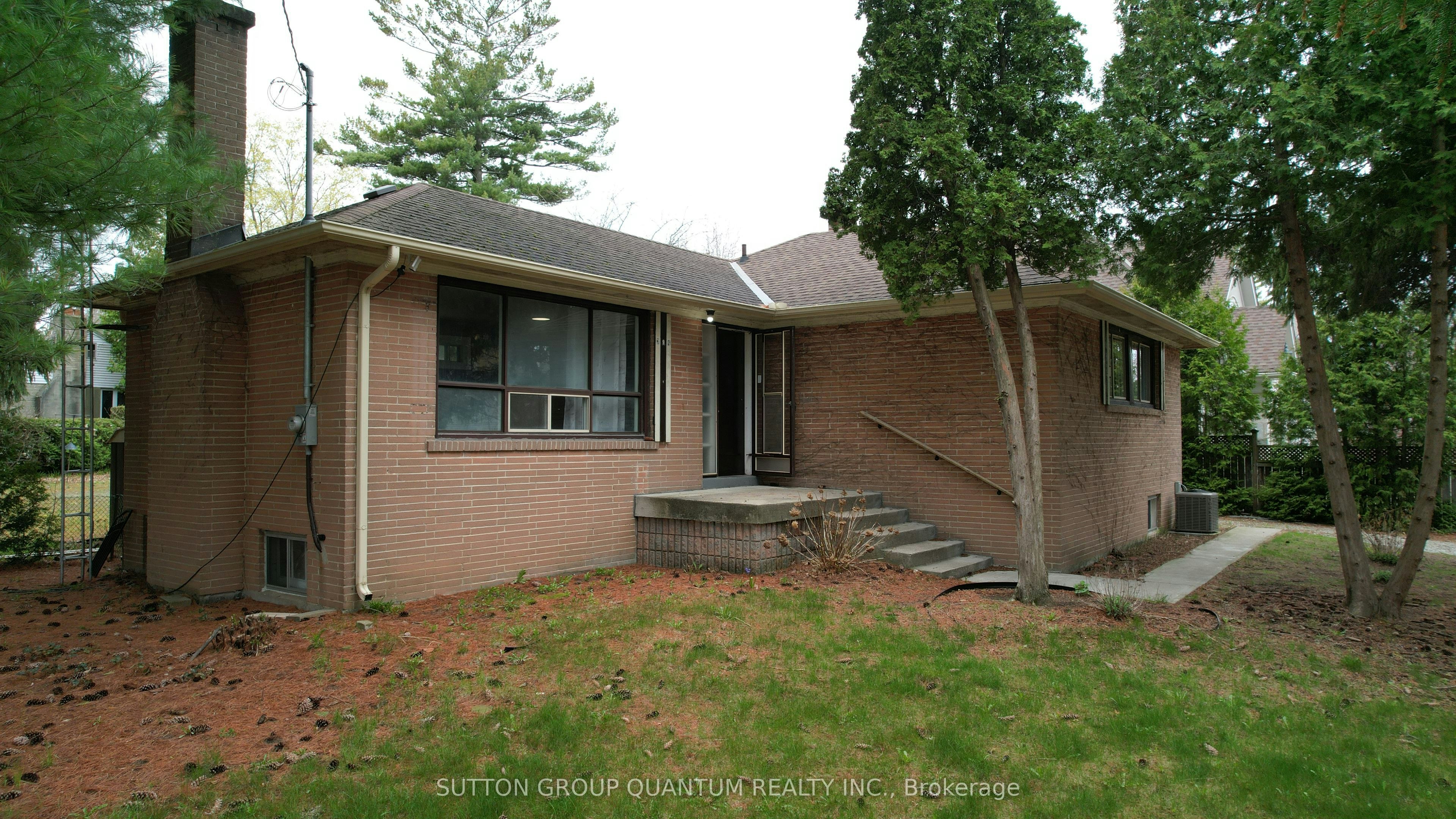 394 Maplehurst Avenue, Oakville, ON, L6L 4Y6