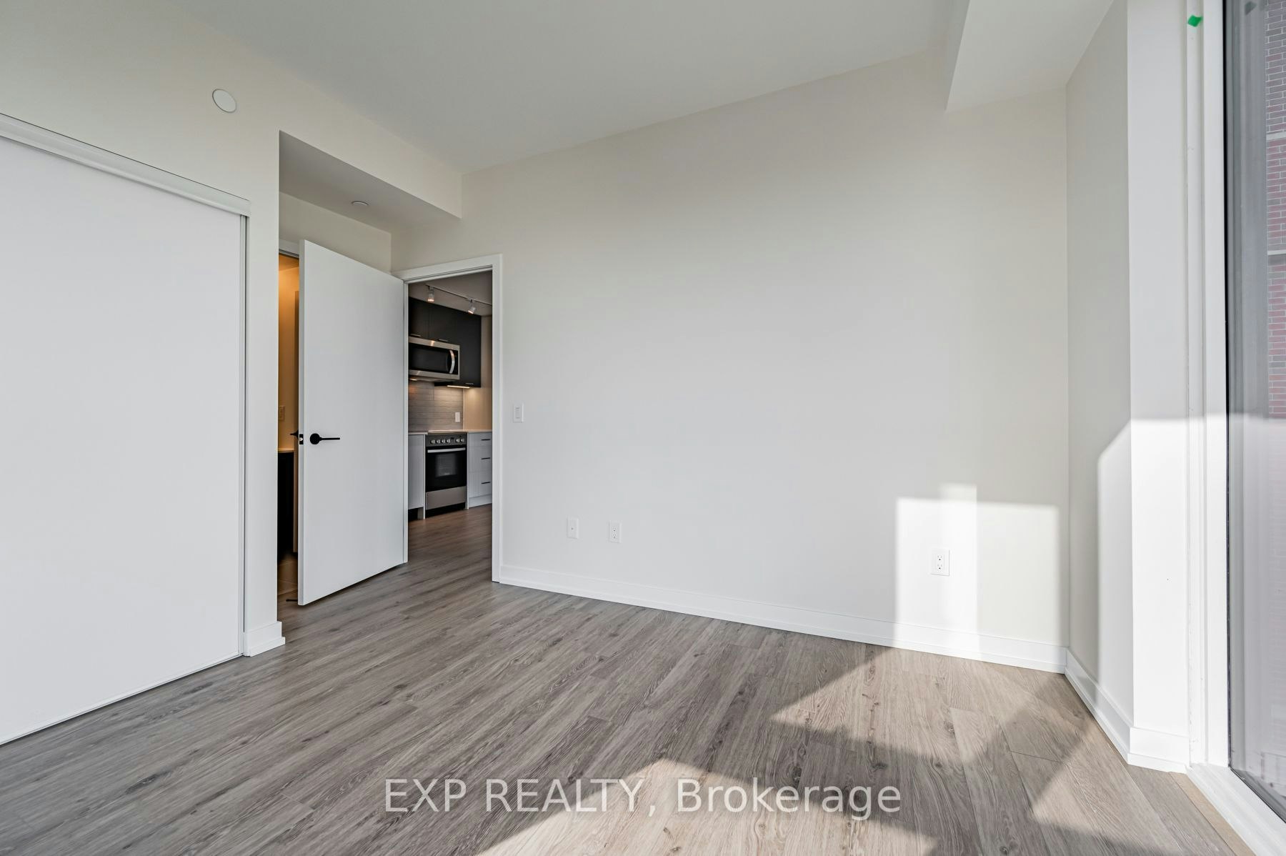 803-2300 St Clair Avenue W, Toronto, ON, M6N 1K8 - 21