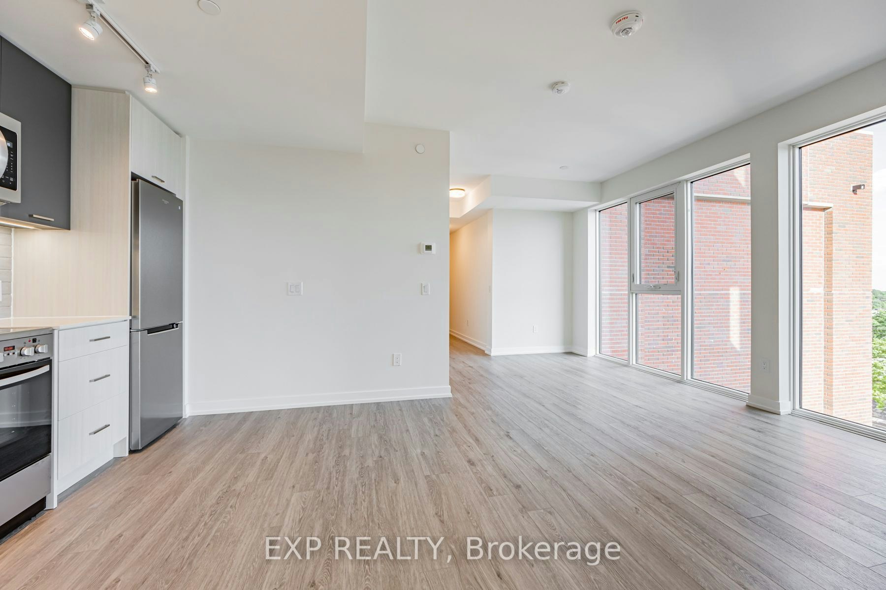 803-2300 St Clair Avenue W, Toronto, ON, M6N 1K8 - 15