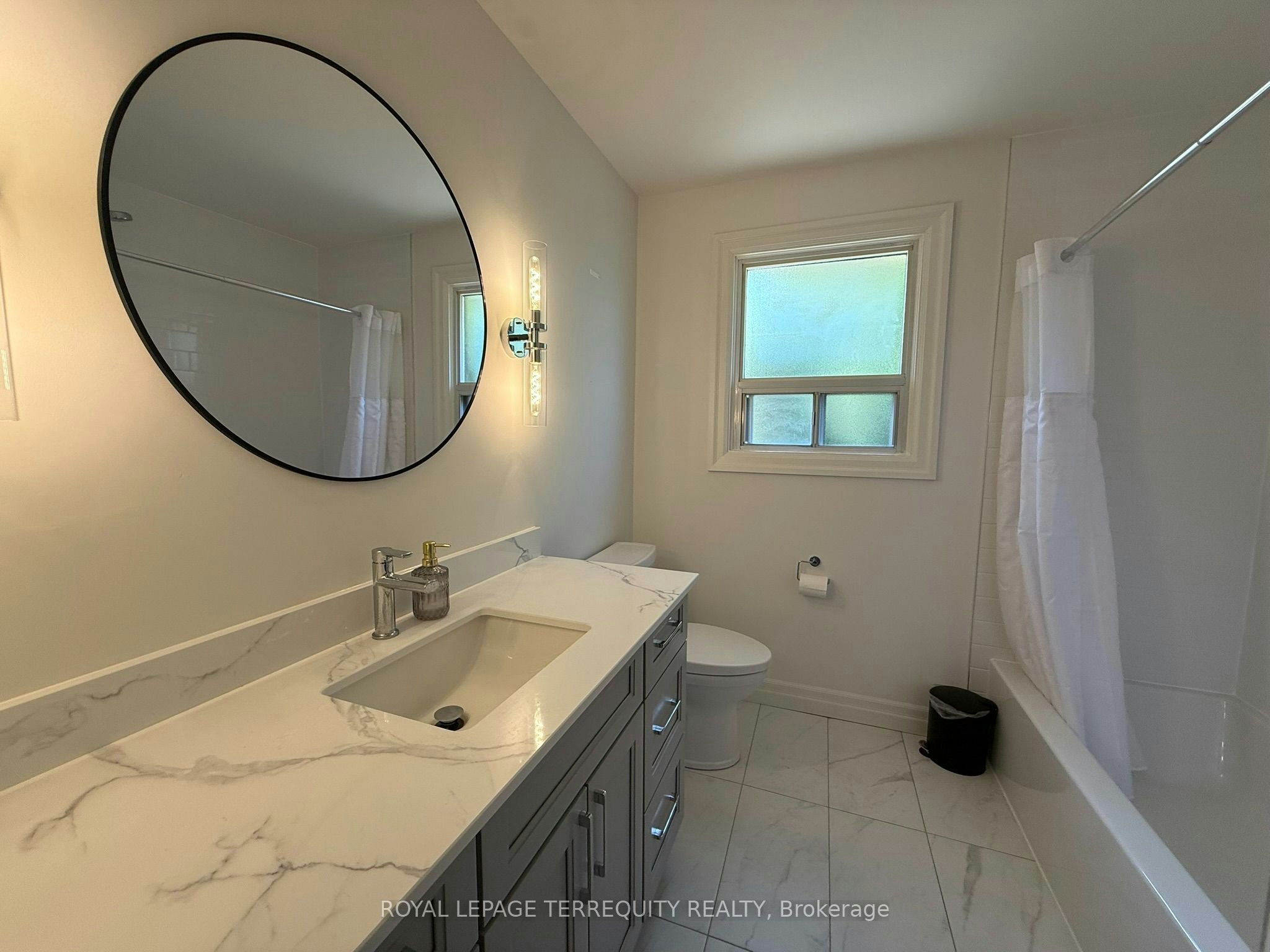 1213 Shamir Crescent, Mississauga, ON, L5C 1L2 - 11