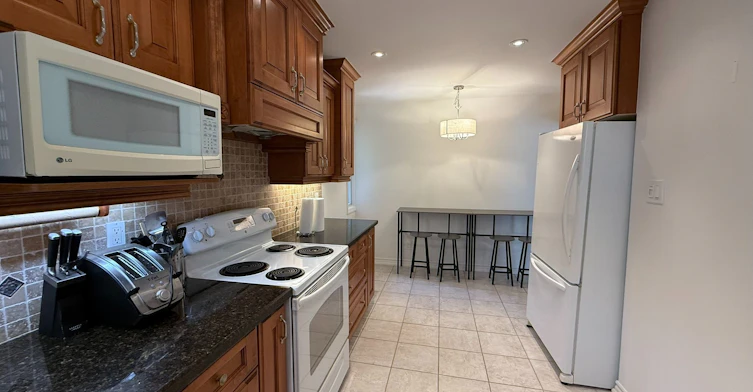 1213 Shamir Crescent, Mississauga, ON, L5C 1L2 - 7