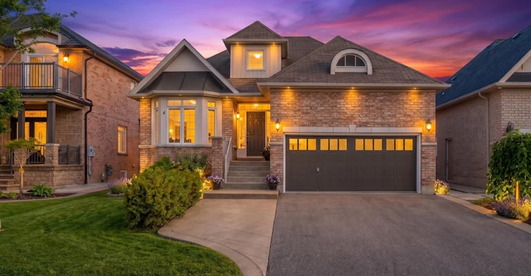 28 Dokkum Crescent, Brampton, ON, L6Z 4T6