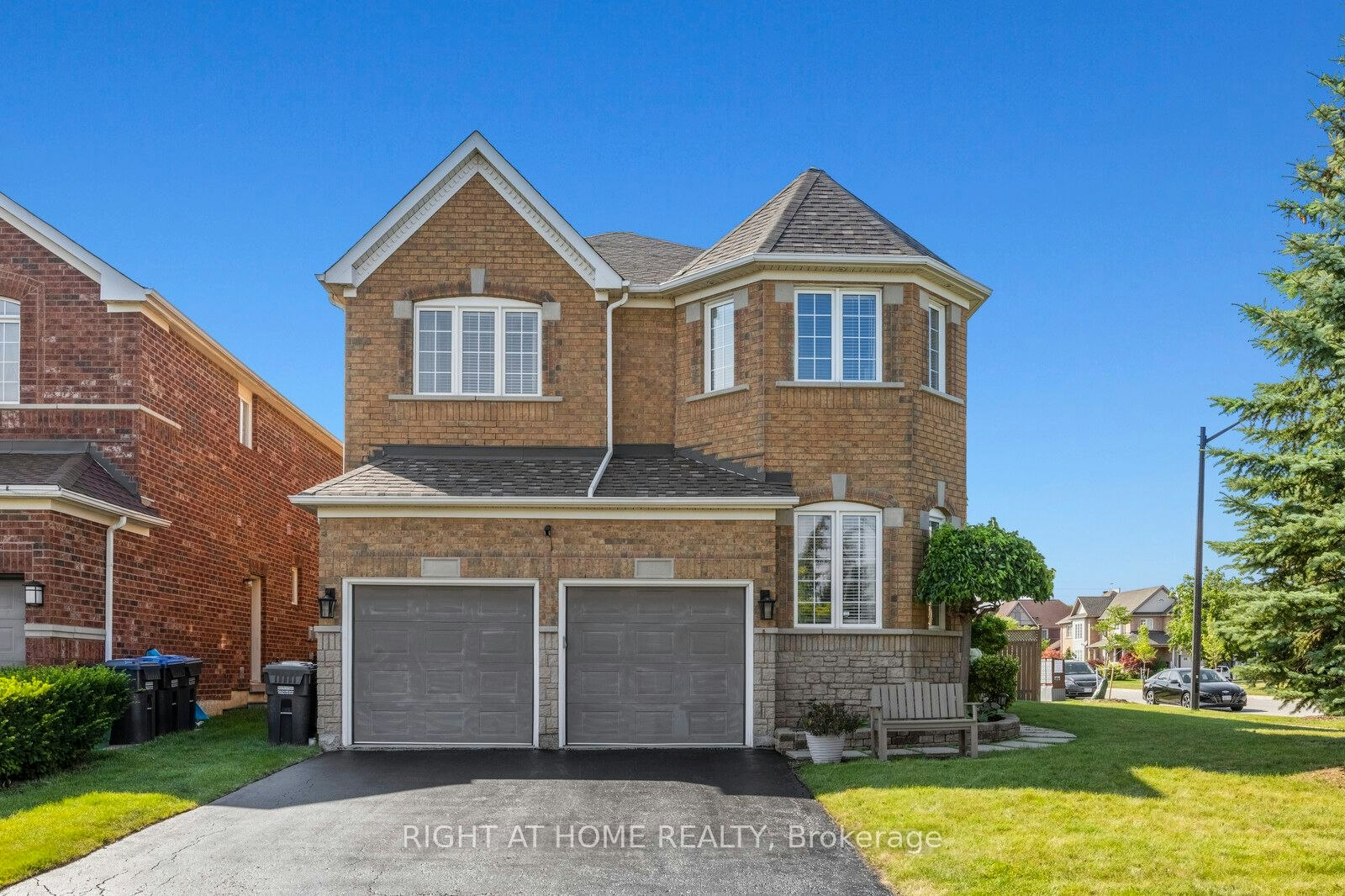 4936 Sebastian Drive, Mississauga, ON, L5M 7N8