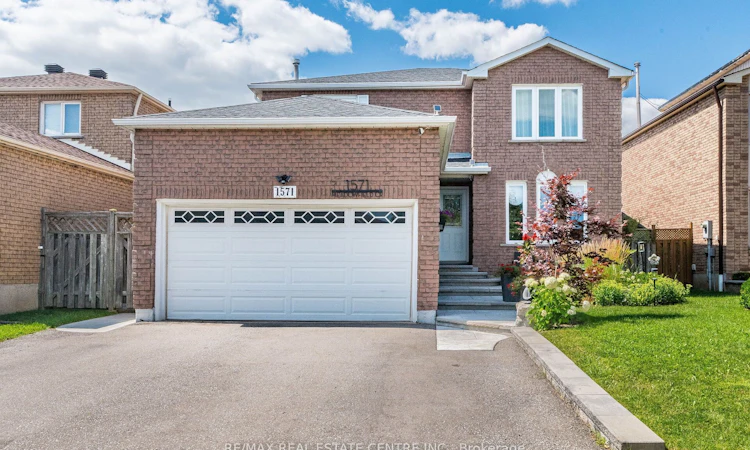 1571 Meadowfield Crescent
