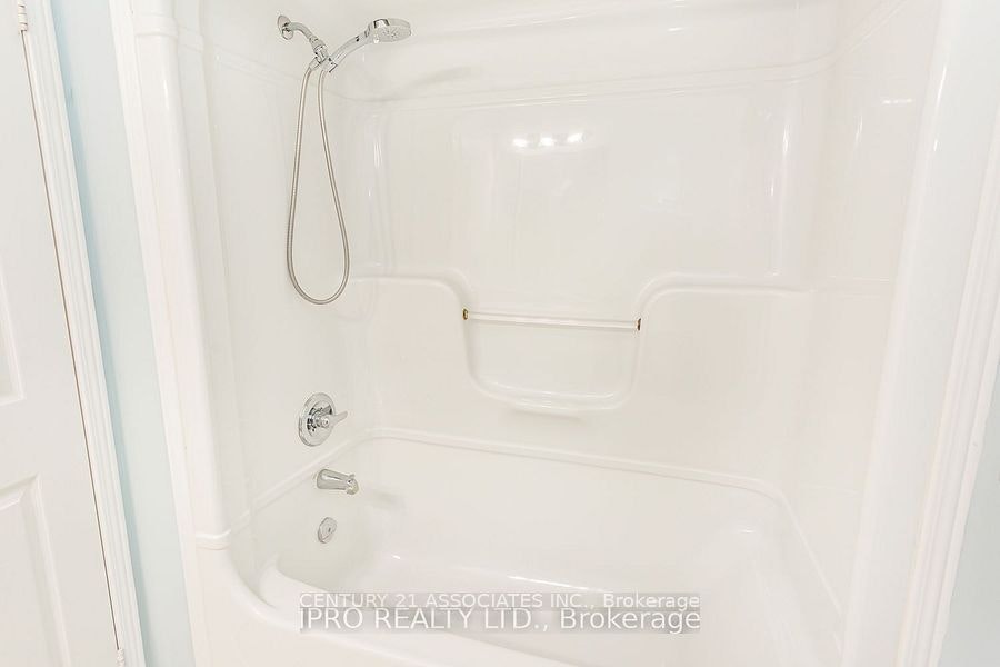 2410 Emerson Drive, Burlington, ON, L7L 7M3 - 24