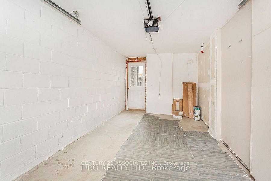 2410 Emerson Drive, Burlington, ON, L7L 7M3 - 31