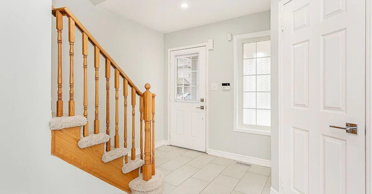 2410 Emerson Drive, Burlington, ON, L7L 7M3 - 5