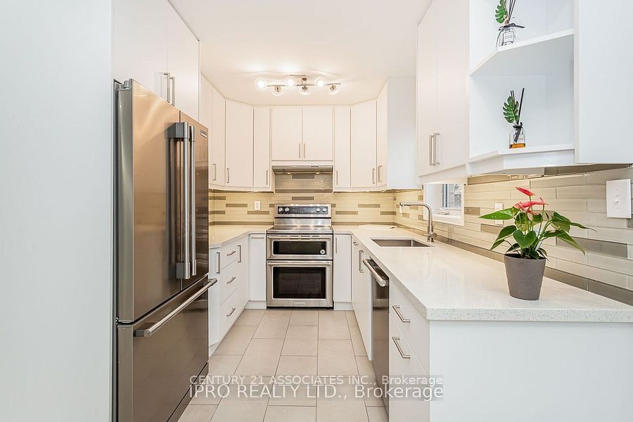 2410 Emerson Drive, Burlington, ON, L7L 7M3 - 10