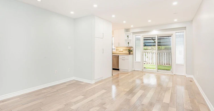 2410 Emerson Drive, Burlington, ON, L7L 7M3 - 6