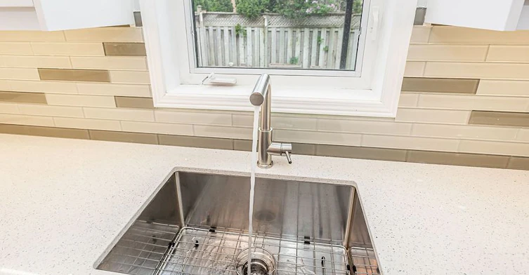 2410 Emerson Drive, Burlington, ON, L7L 7M3 - 11