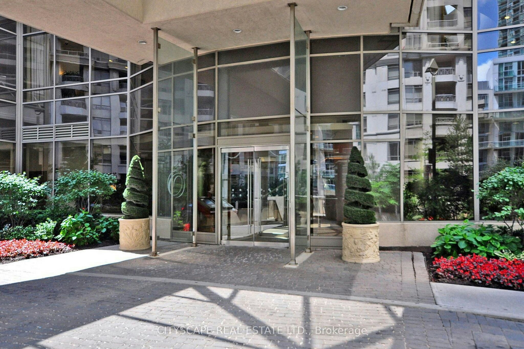 2110-3880 Duke Of York Boulevard, Mississauga, ON, L5B 4M7 - 2