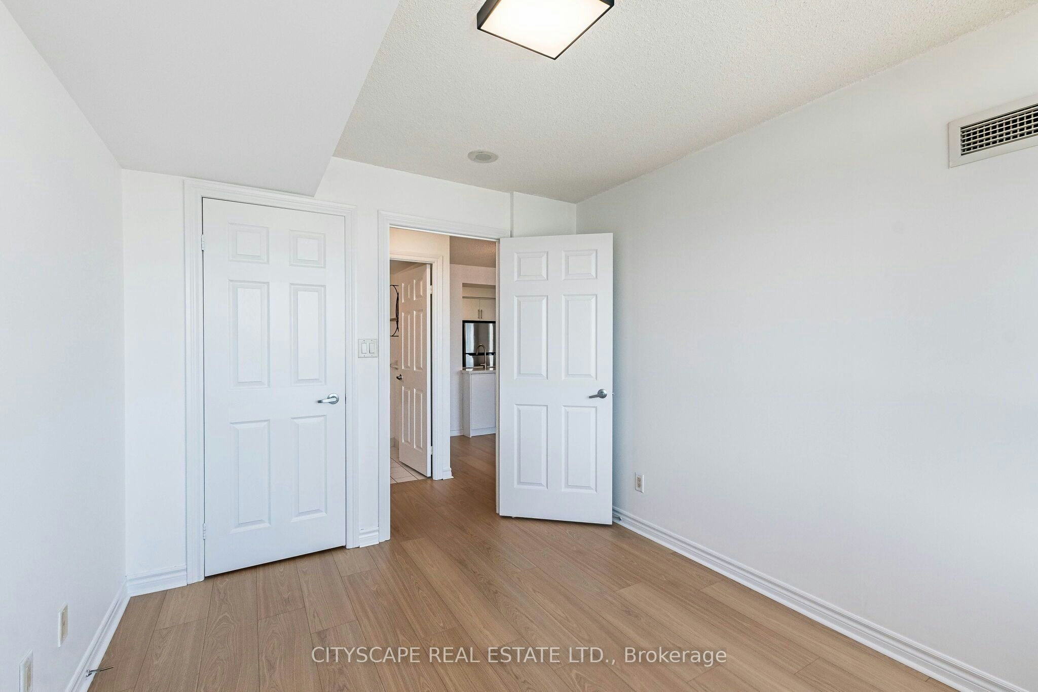 2110-3880 Duke Of York Boulevard, Mississauga, ON, L5B 4M7 - 38