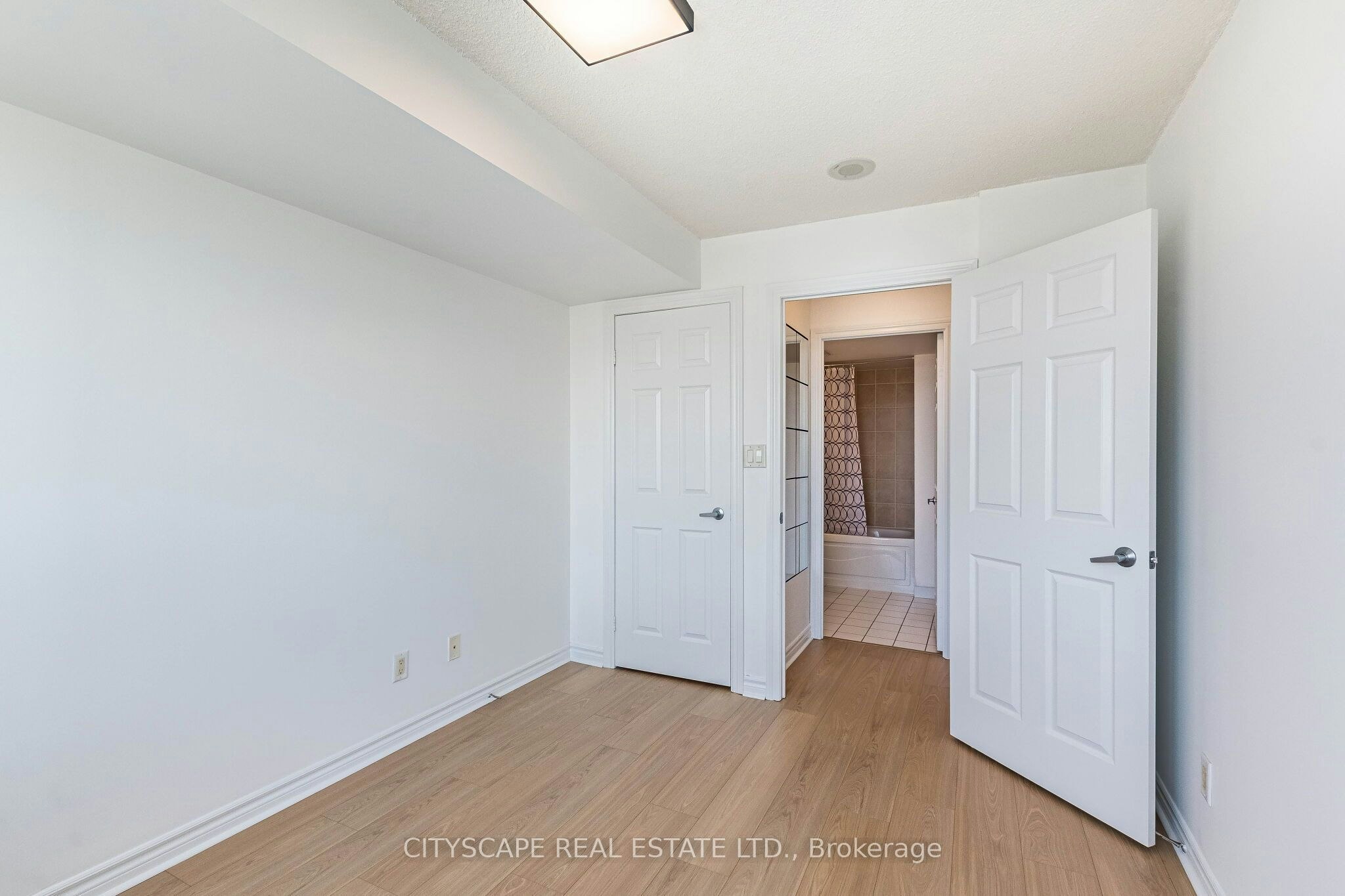 2110-3880 Duke Of York Boulevard, Mississauga, ON, L5B 4M7 - 37