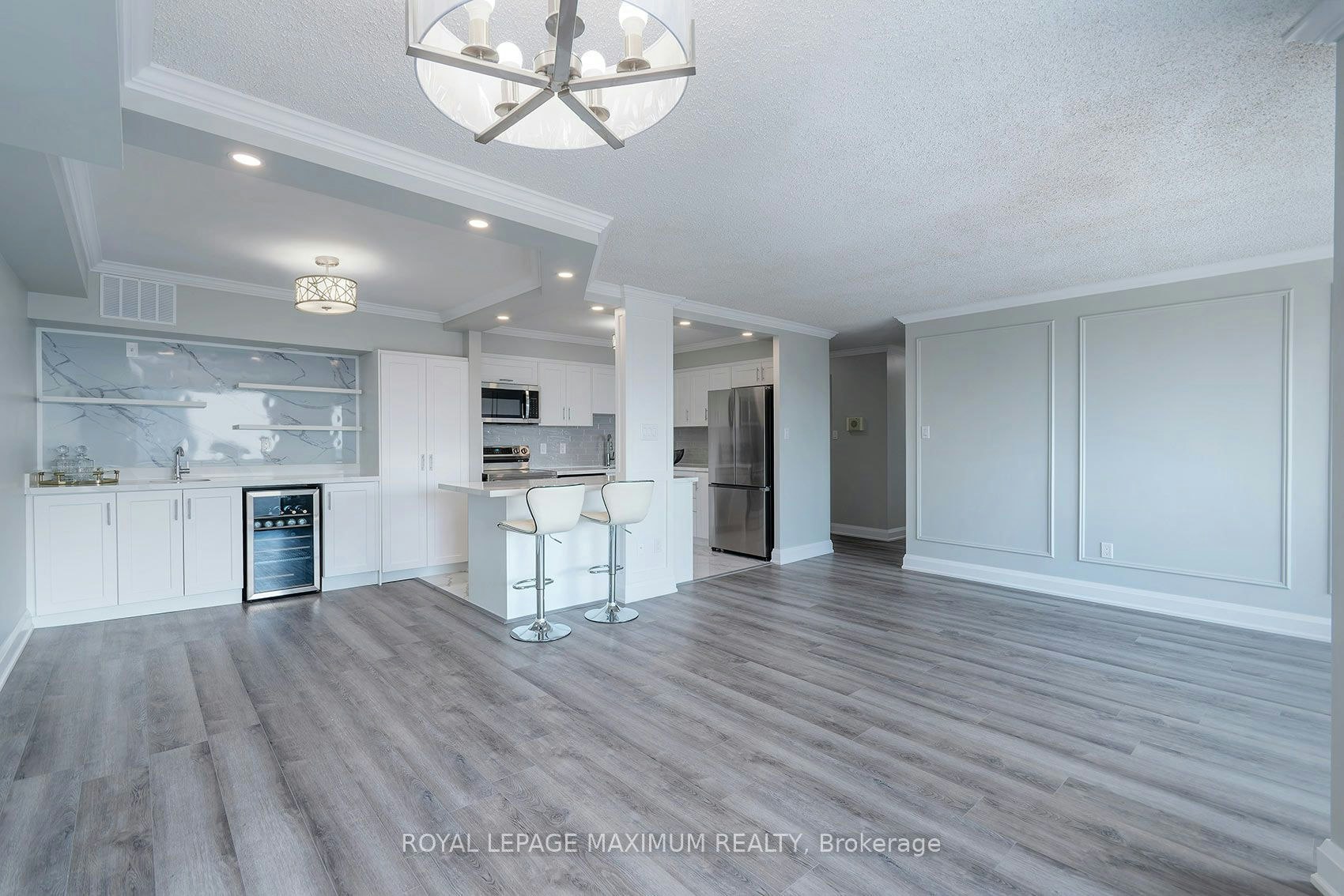 1205-50 Elm Drive E, Mississauga, ON, L5A 3X2
