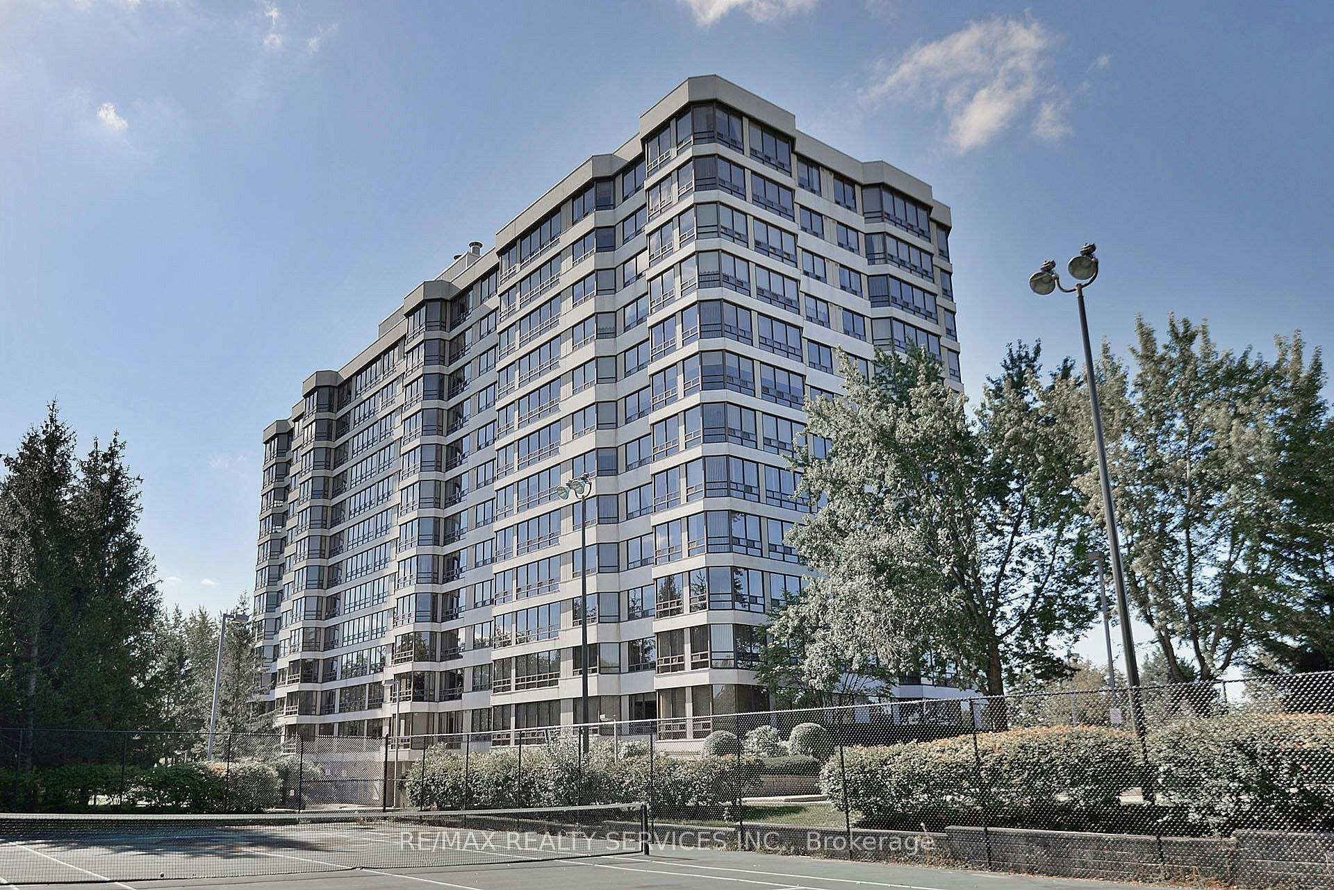 402-330 Mill Street S, Brampton, ON, L6Y 3V3