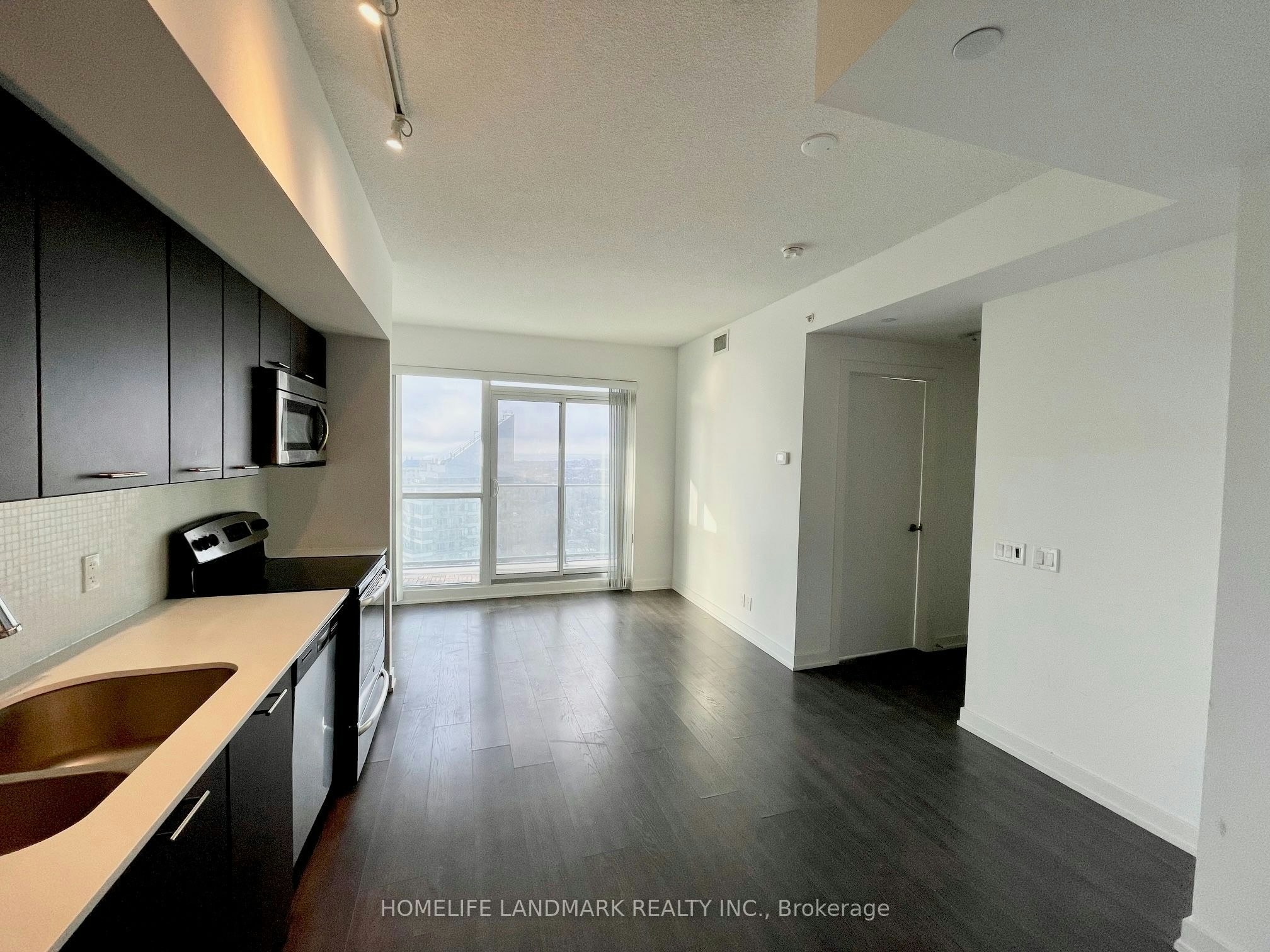 3210-2220 Lakeshore Boulevard W, Toronto, ON, M8V 0C1 - 2