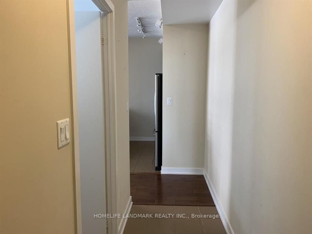 1002-4070 Confederation Parkway, Mississauga, ON, L5B 0E9 - 2