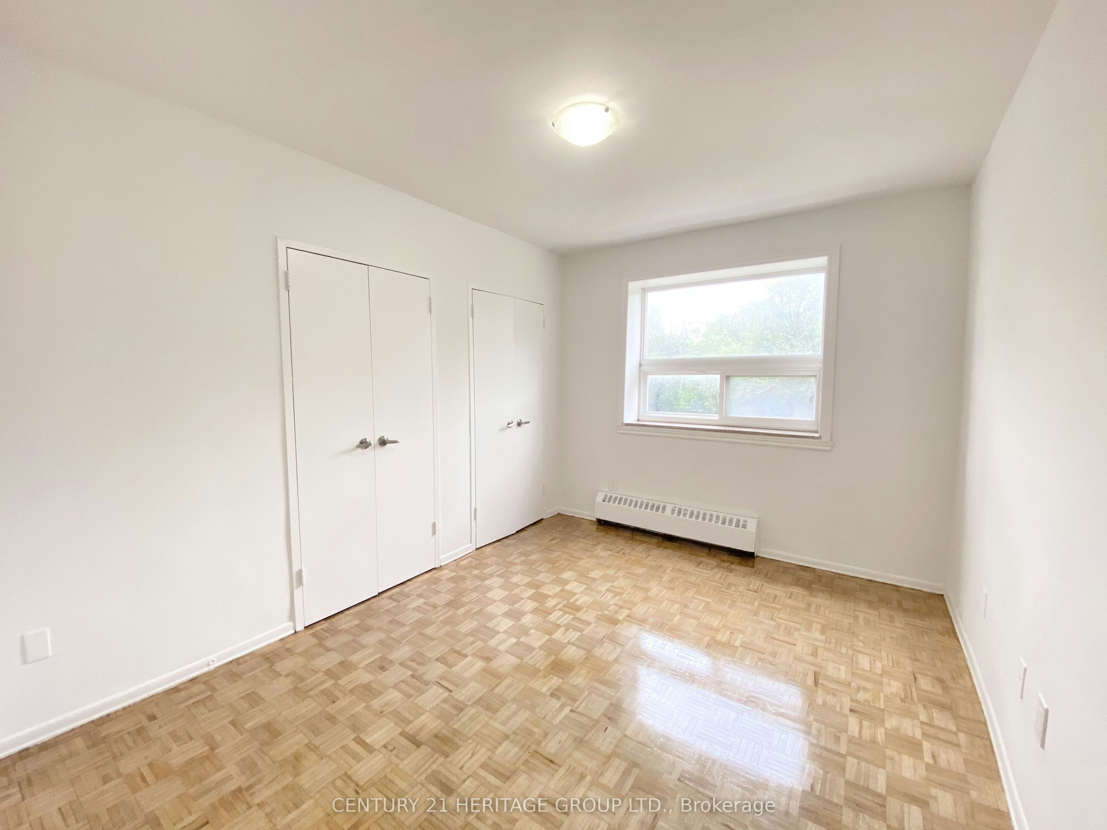 206-10 Garfella Drive, Toronto, ON, M9V 2E9 - 8