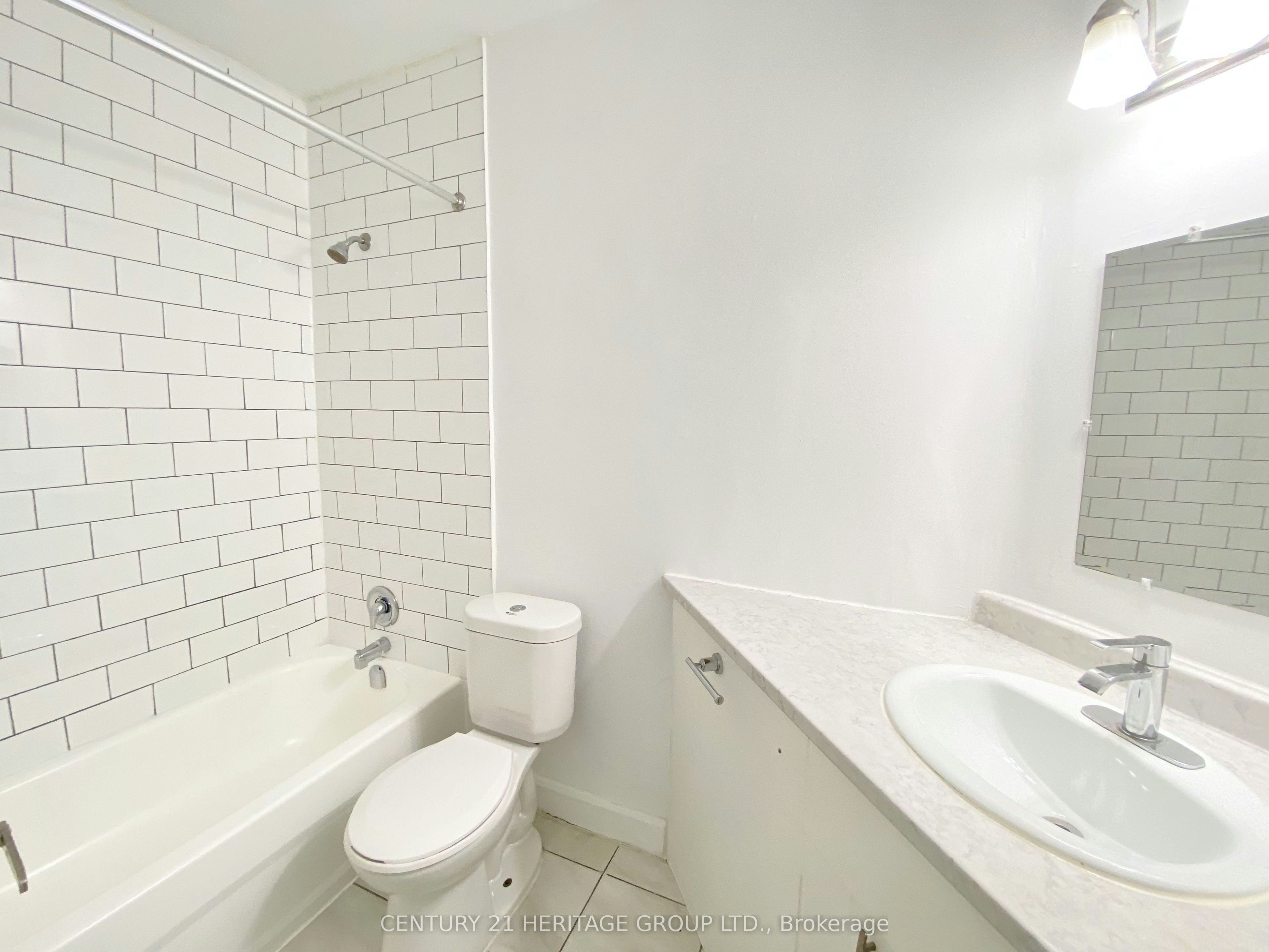 206-10 Garfella Drive, Toronto, ON, M9V 2E9 - 7