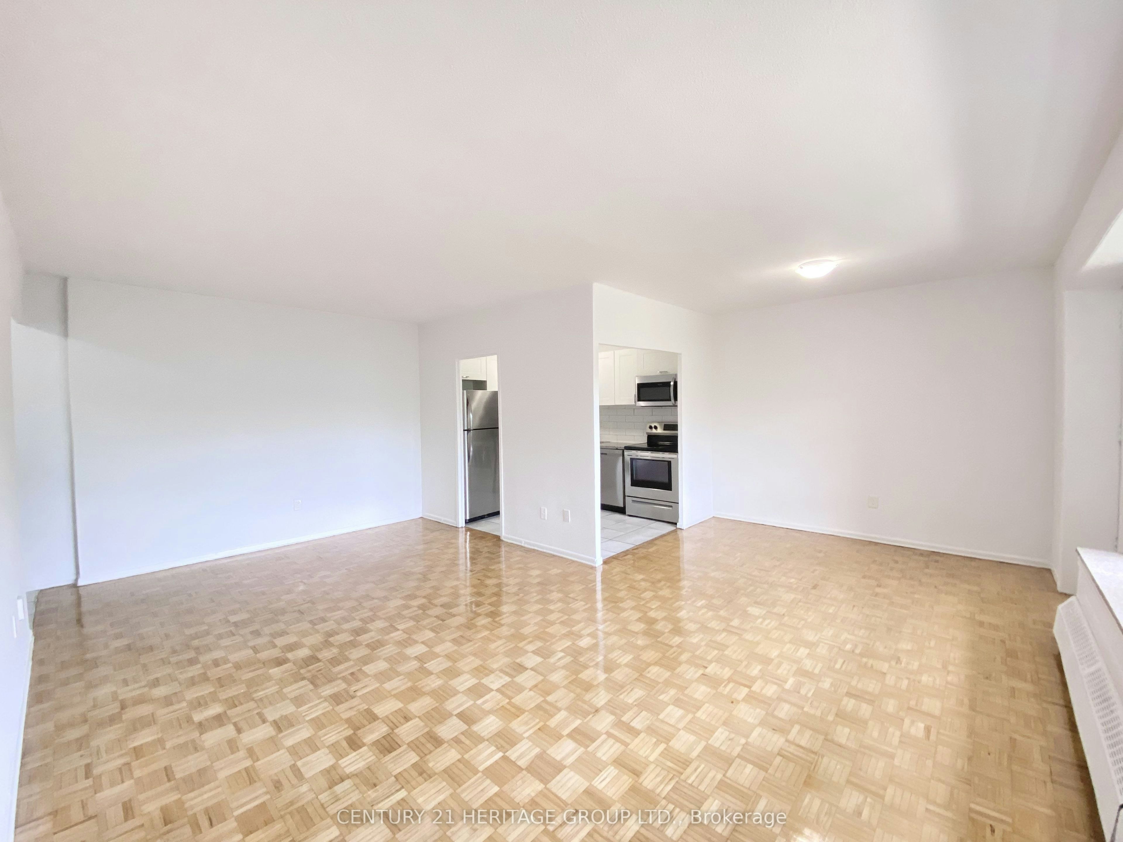 206-10 Garfella Drive, Toronto, ON, M9V 2E9 - 4