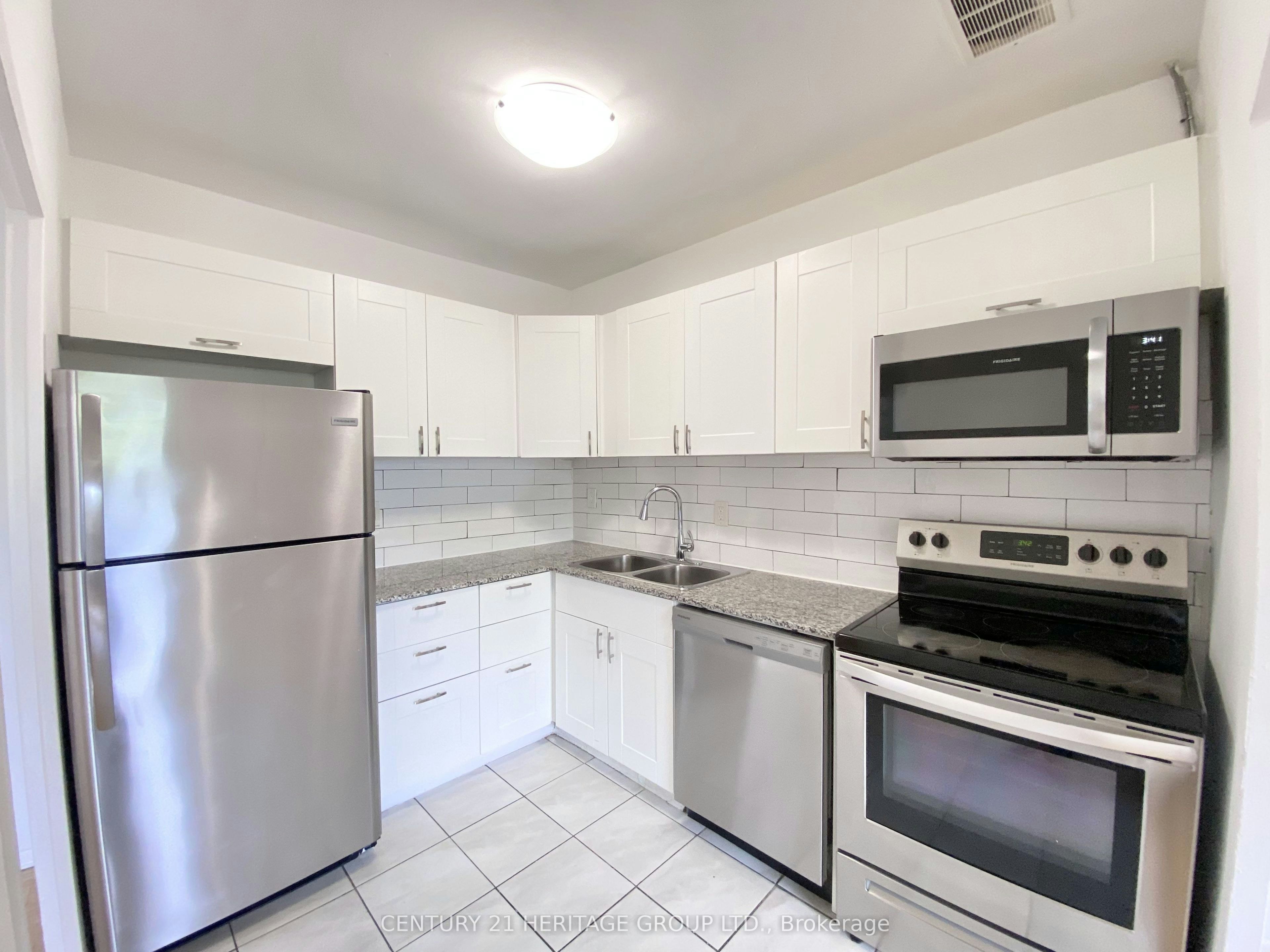 206-10 Garfella Drive, Toronto, ON, M9V 2E9 - 3