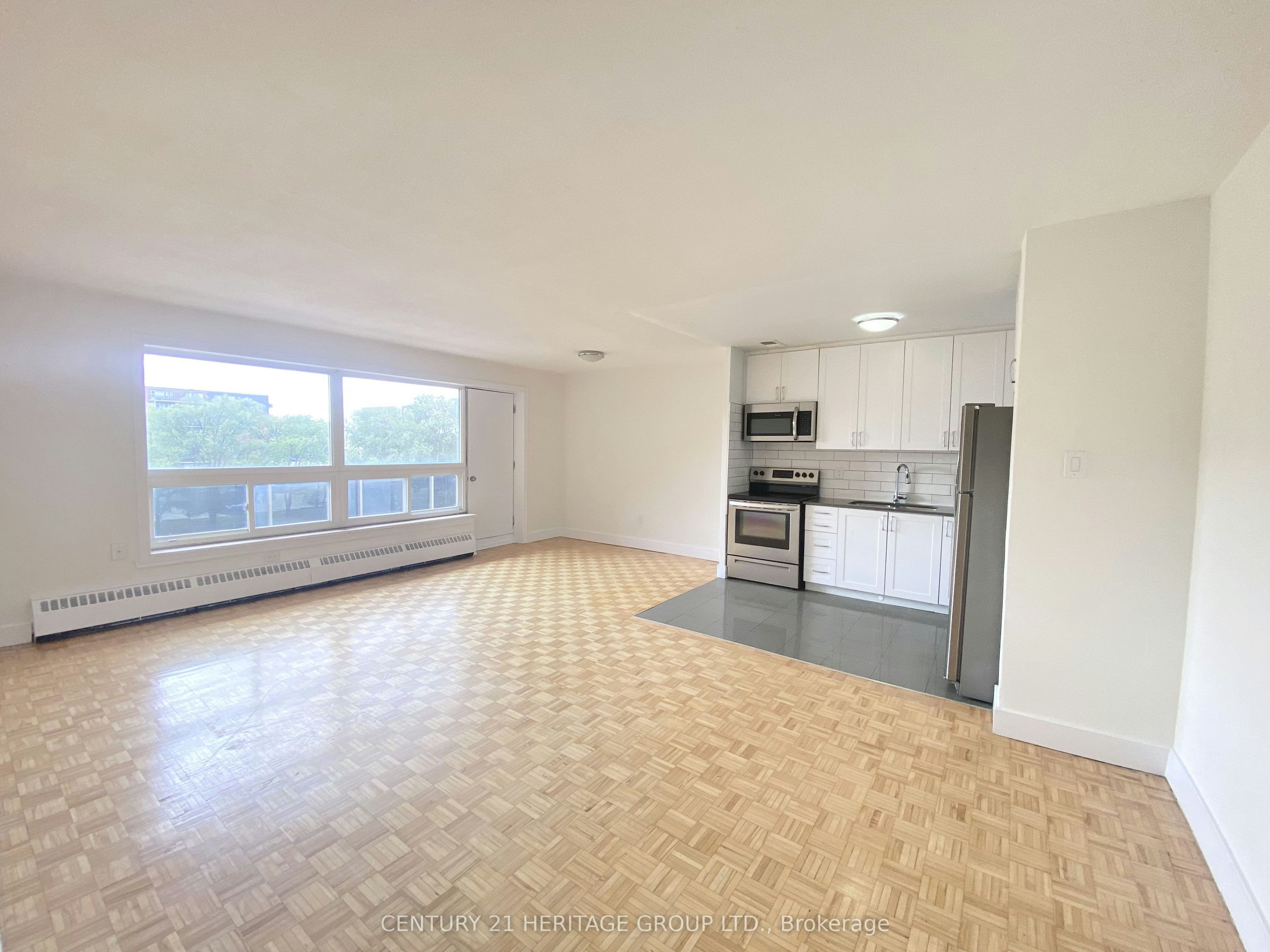 401-10 Garfella Drive, Toronto, ON, M9V 2E9 - 2