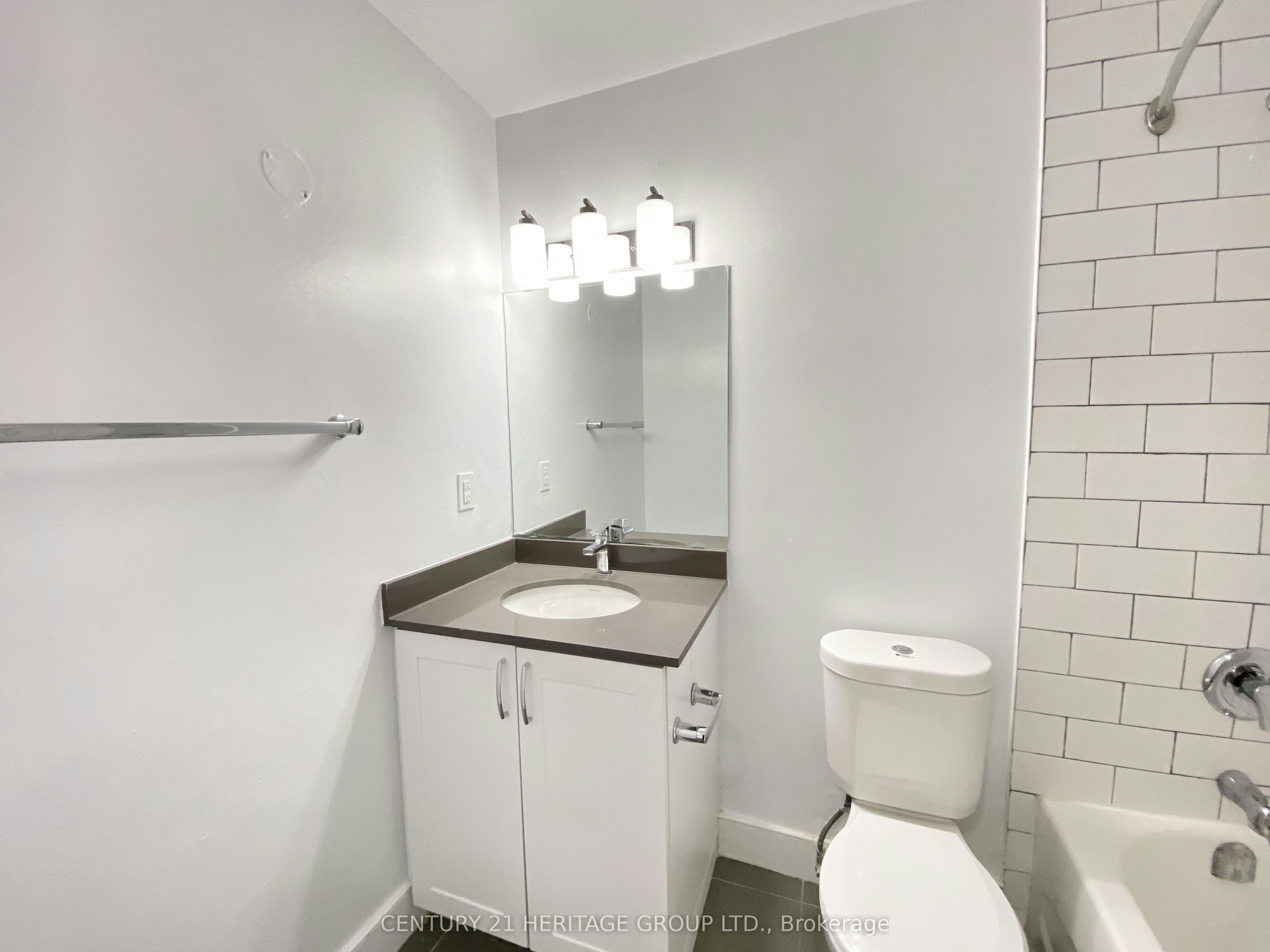 401-10 Garfella Drive, Toronto, ON, M9V 2E9 - 9