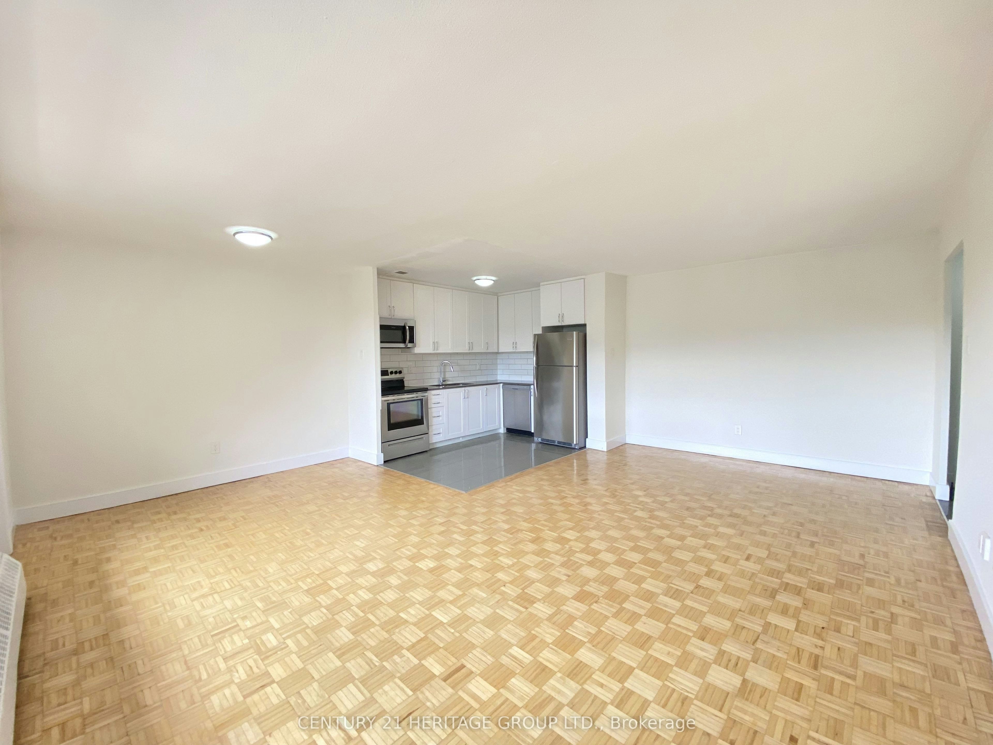 401-10 Garfella Drive, Toronto, ON, M9V 2E9 - 4