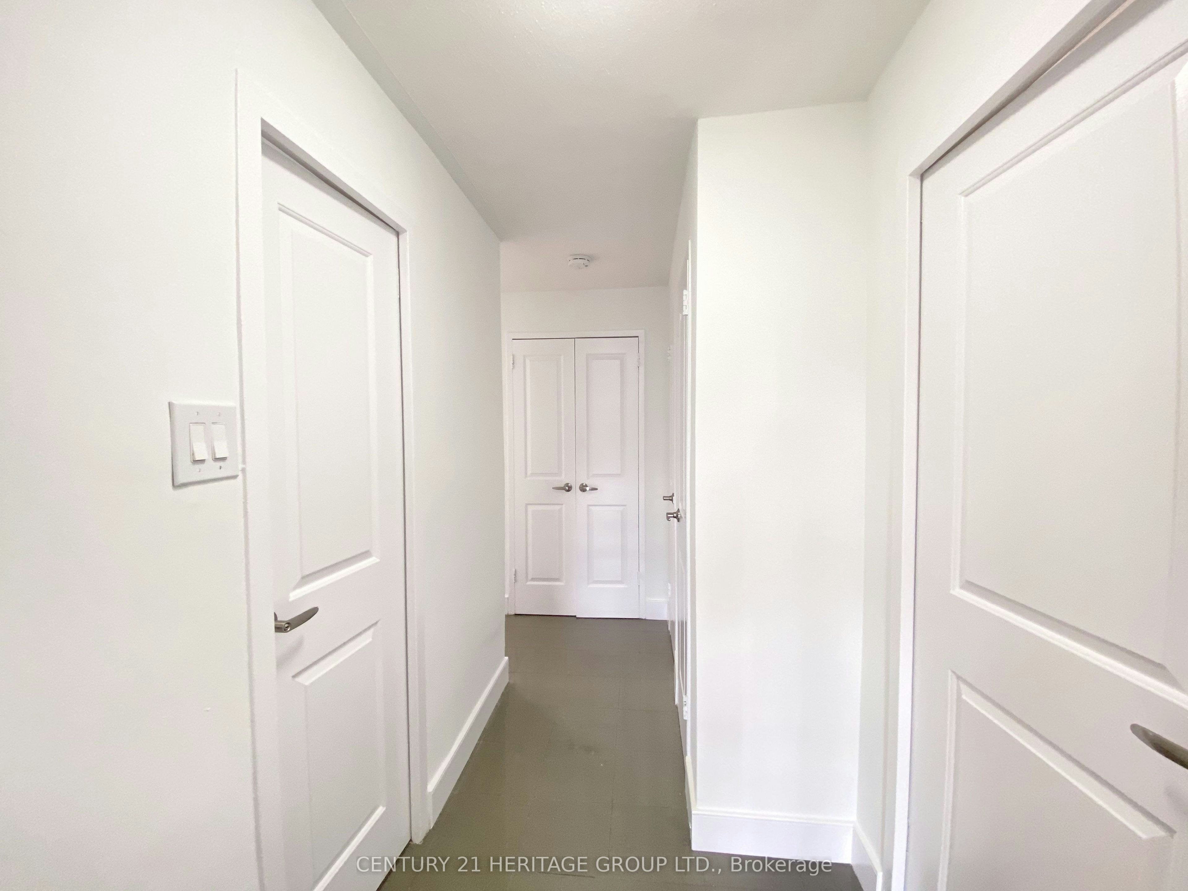 401-10 Garfella Drive, Toronto, ON, M9V 2E9 - 6