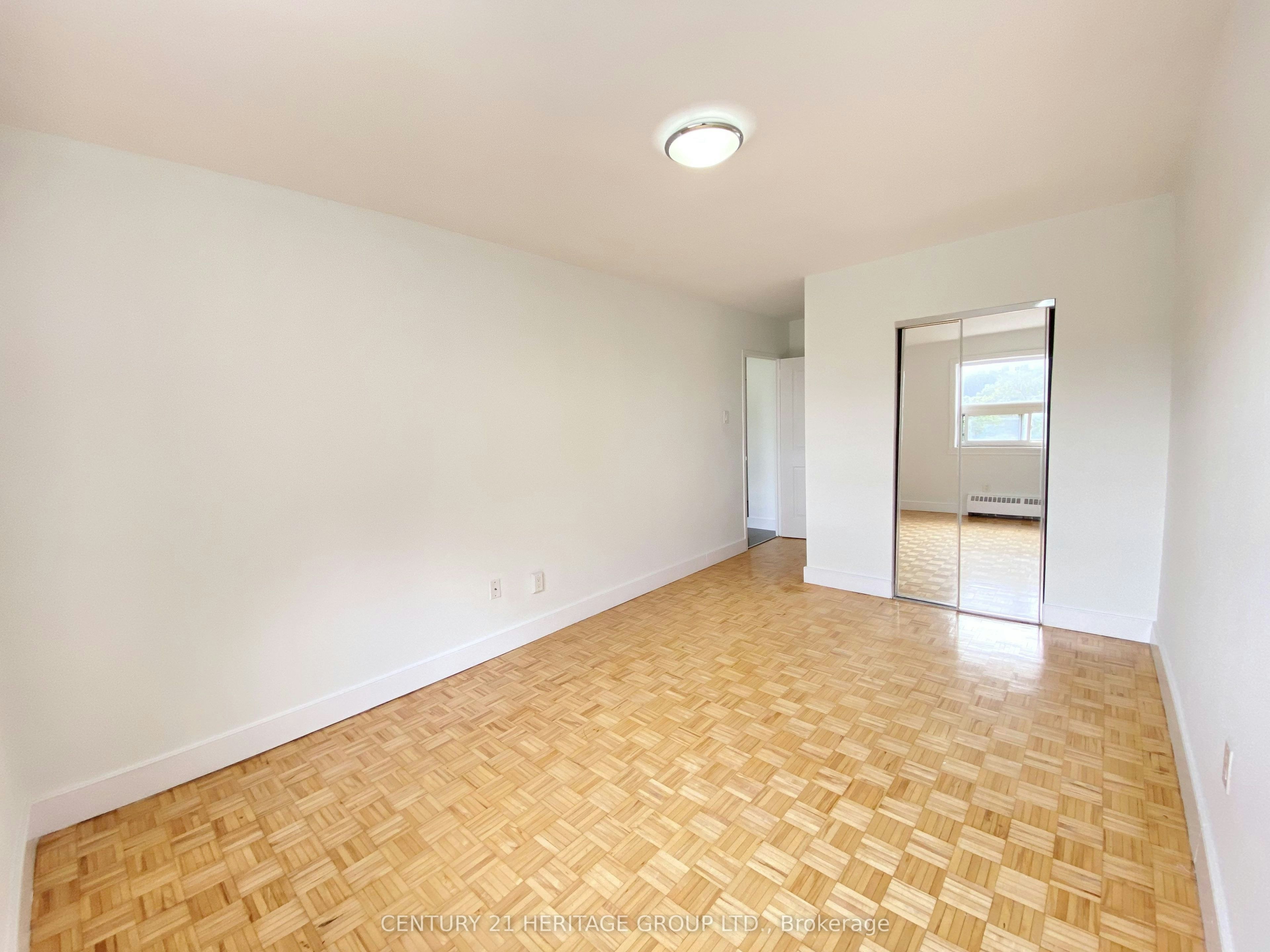 401-10 Garfella Drive, Toronto, ON, M9V 2E9 - 12